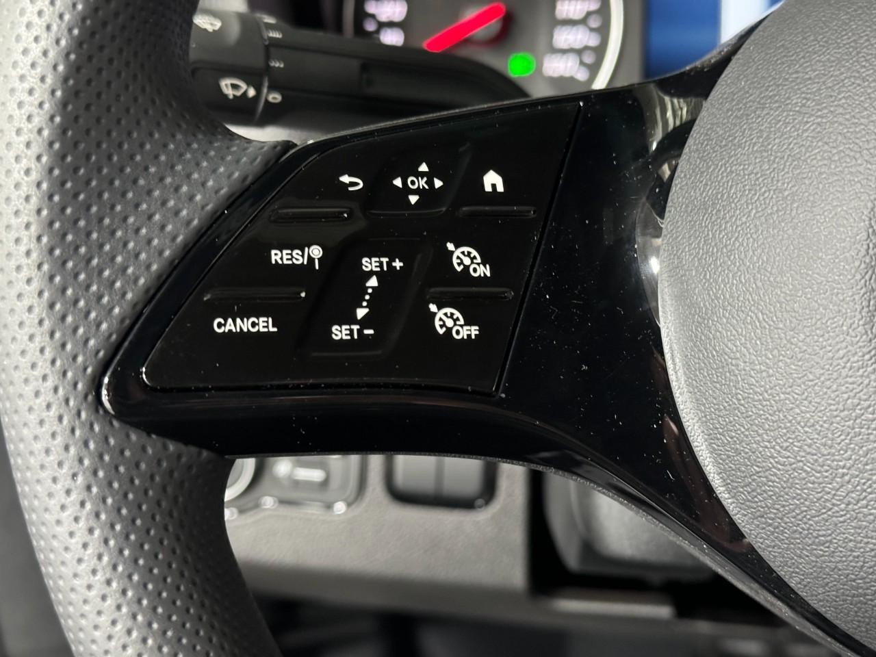 Mercedes-Benz Sprinter Cargo Van Vehicle Full-screen Gallery Image 29