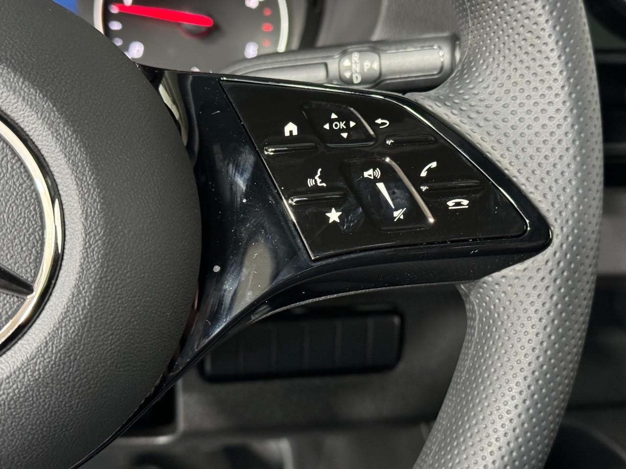 Mercedes-Benz Sprinter Cargo Van Vehicle Full-screen Gallery Image 30