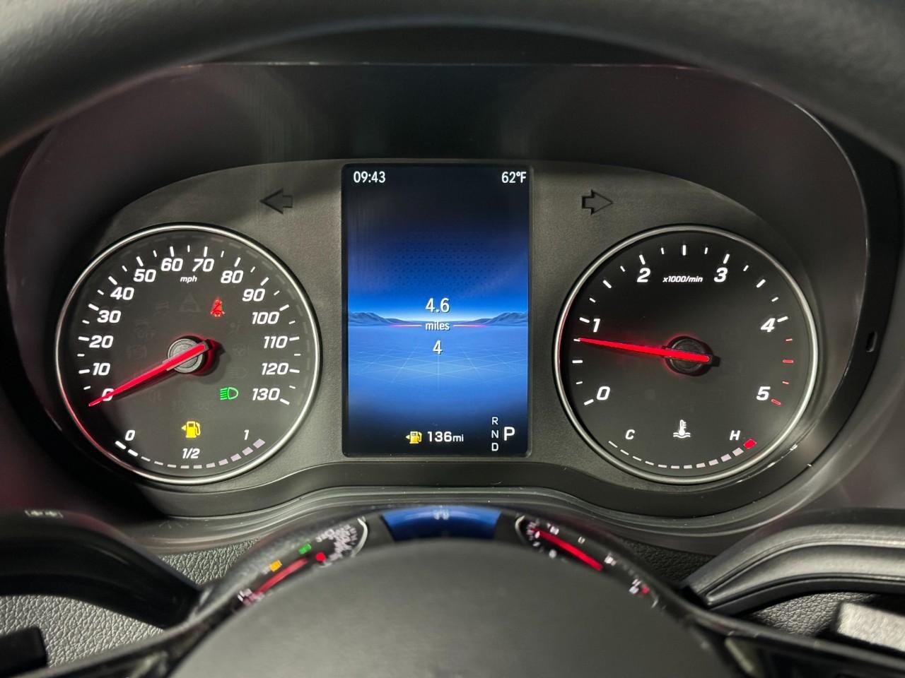 Mercedes-Benz Sprinter Cargo Van Vehicle Full-screen Gallery Image 31