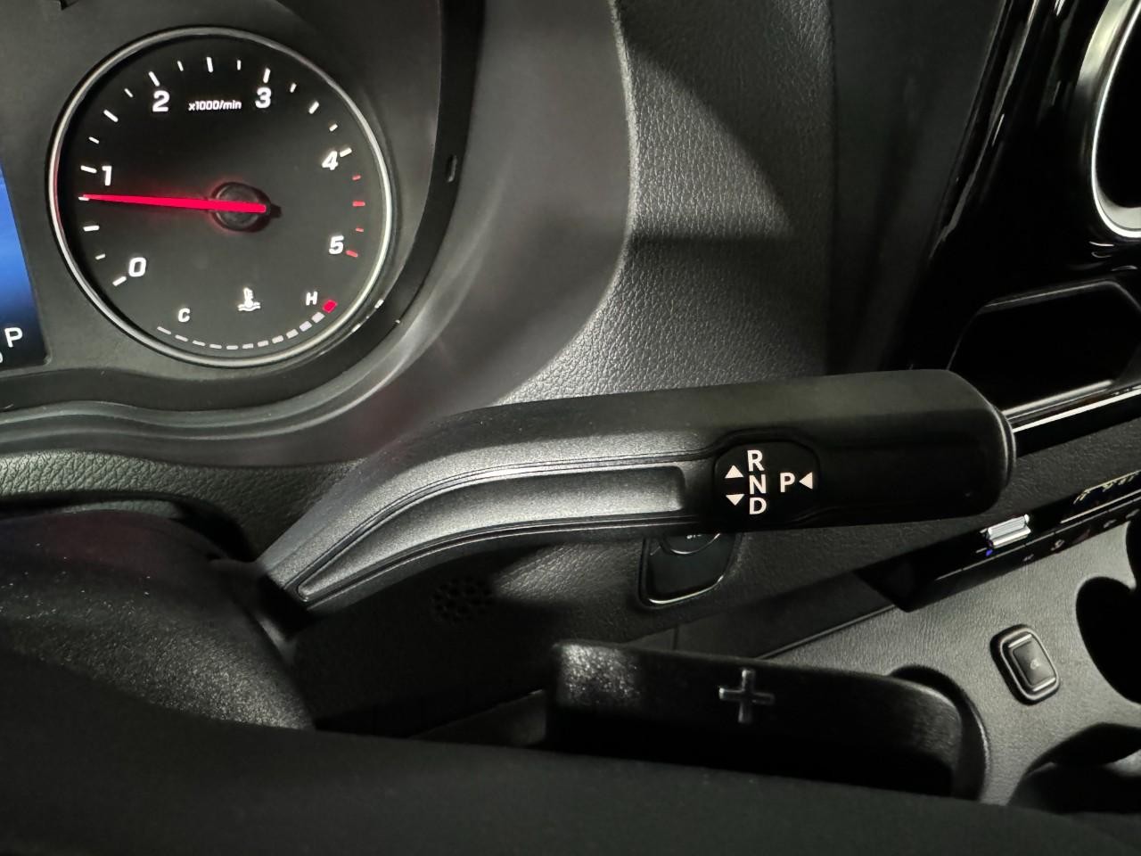 Mercedes-Benz Sprinter Cargo Van Vehicle Full-screen Gallery Image 32