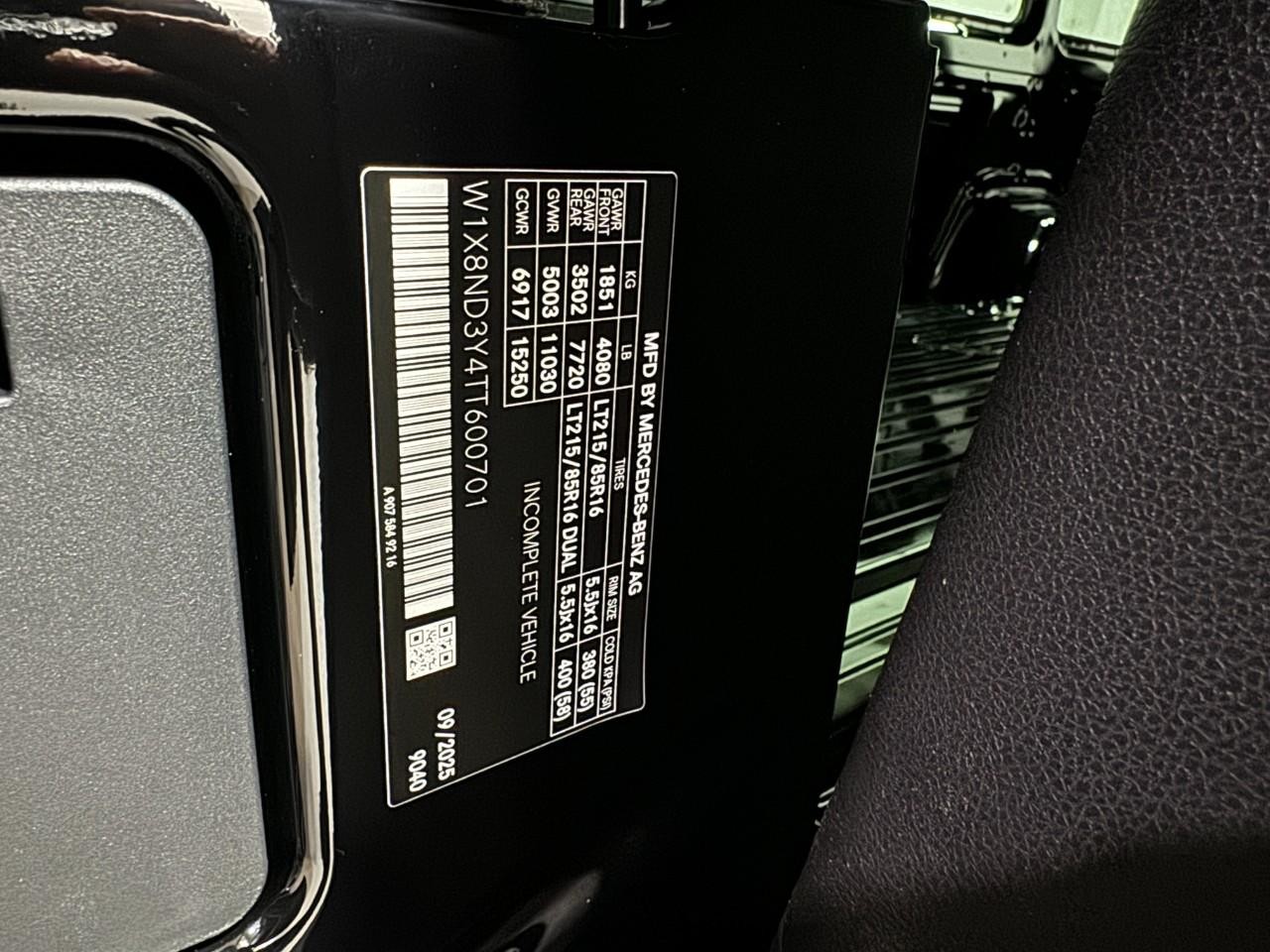 Mercedes-Benz Sprinter Cargo Van Vehicle Full-screen Gallery Image 34