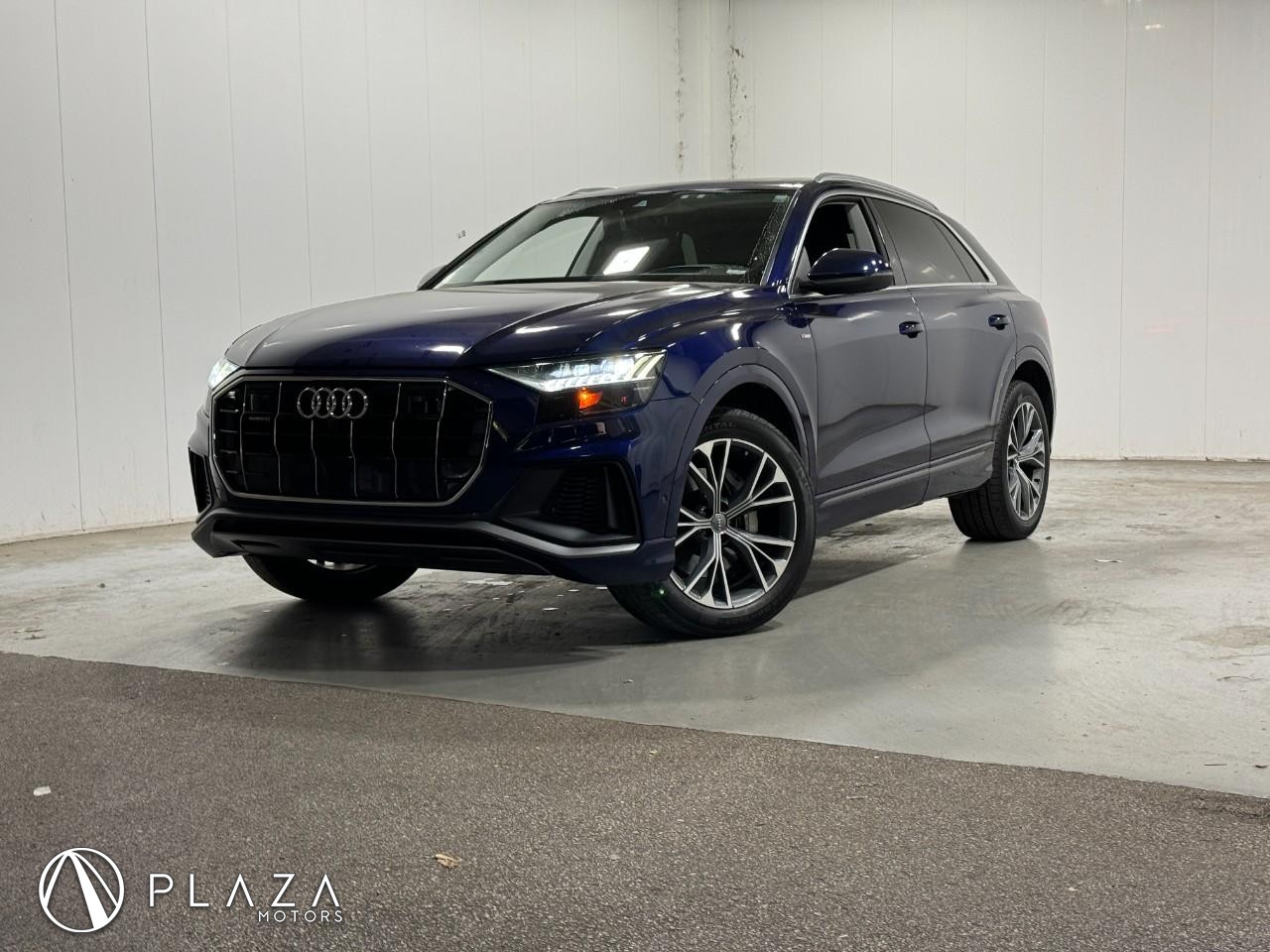 Audi Q8 Vehicle Full-screen Gallery Image 01