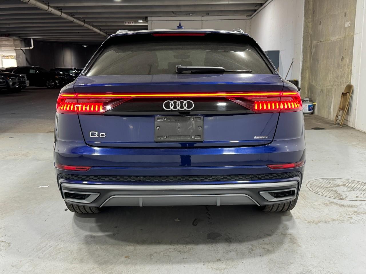 Audi Q8 Vehicle Full-screen Gallery Image 09