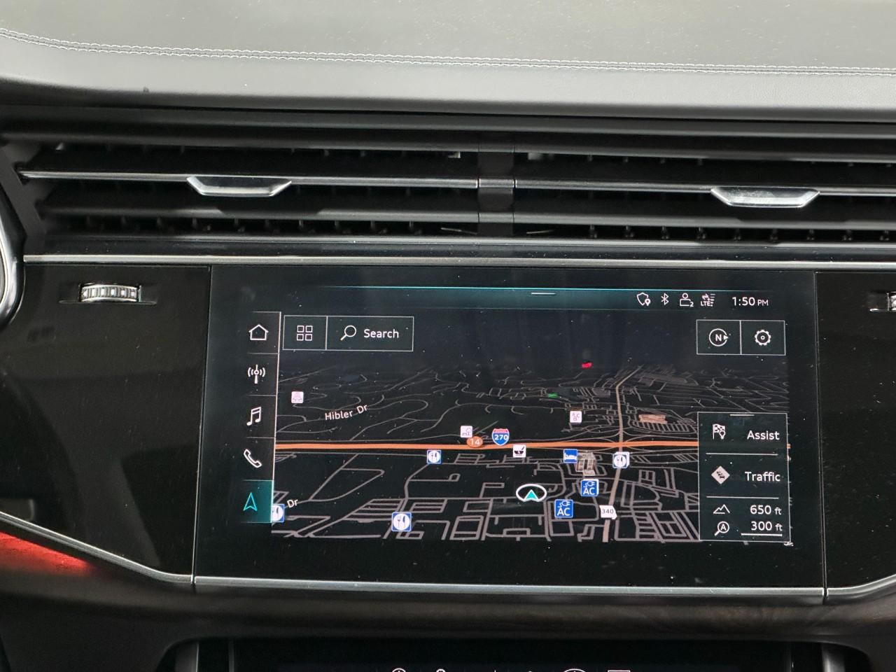 Audi Q8 Vehicle Full-screen Gallery Image 15