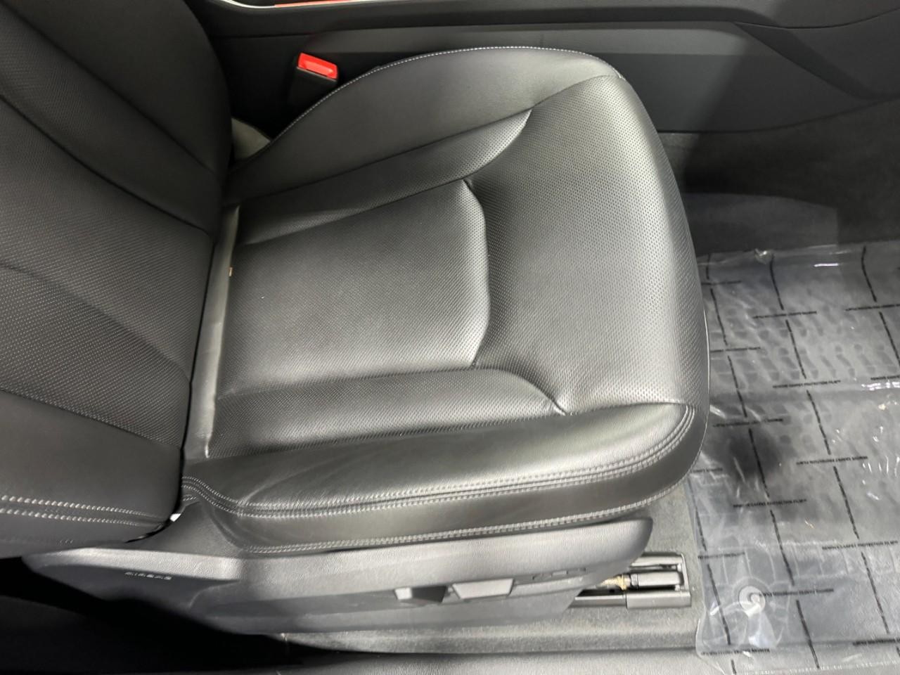 Audi Q8 Vehicle Full-screen Gallery Image 20