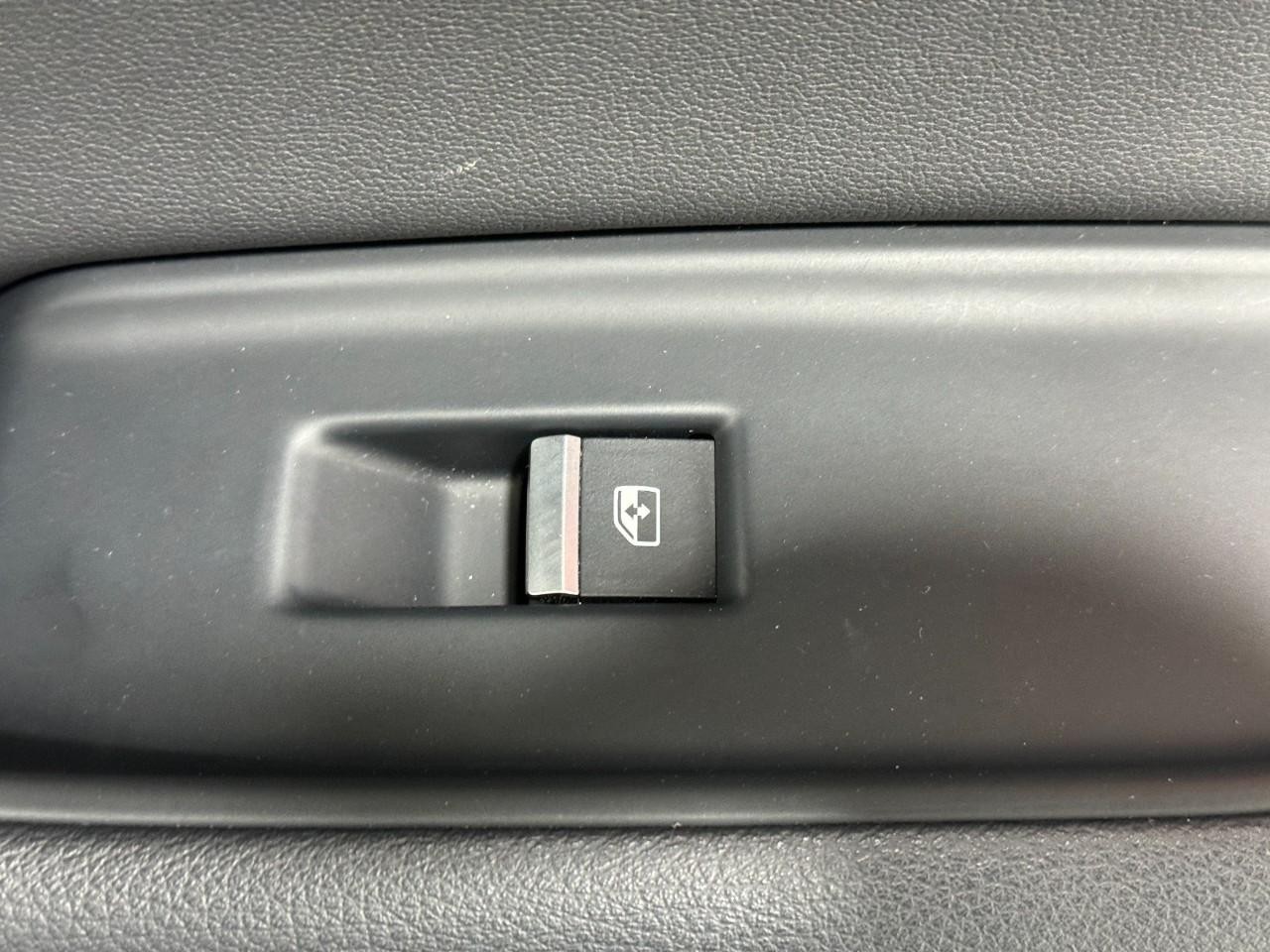 Audi Q8 Vehicle Full-screen Gallery Image 23