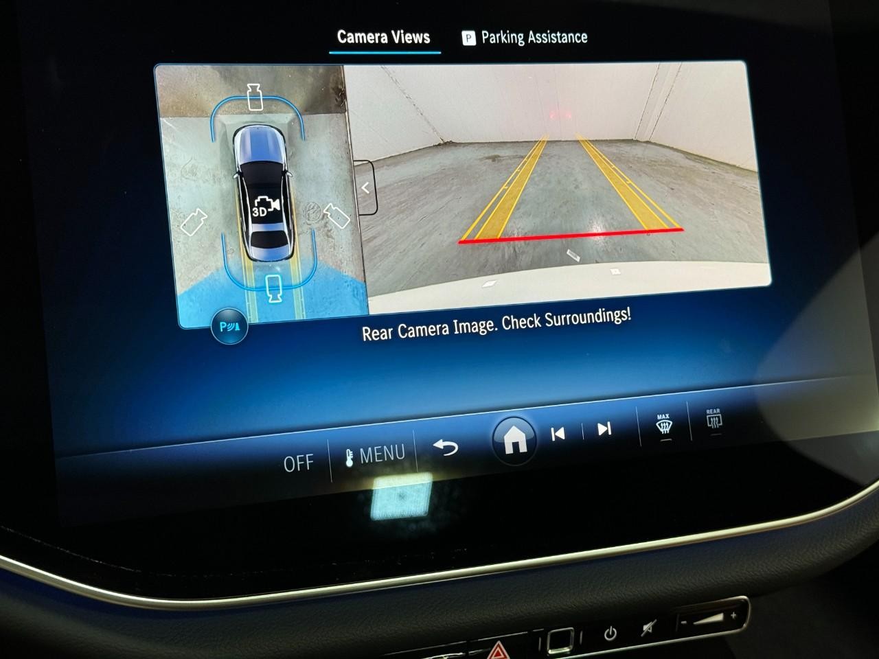 Mercedes-Benz E-Class Vehicle Full-screen Gallery Image 35