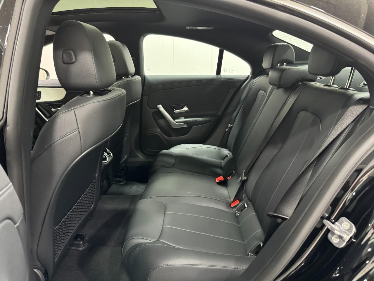 Mercedes-Benz CLA Vehicle Full-screen Gallery Image 8