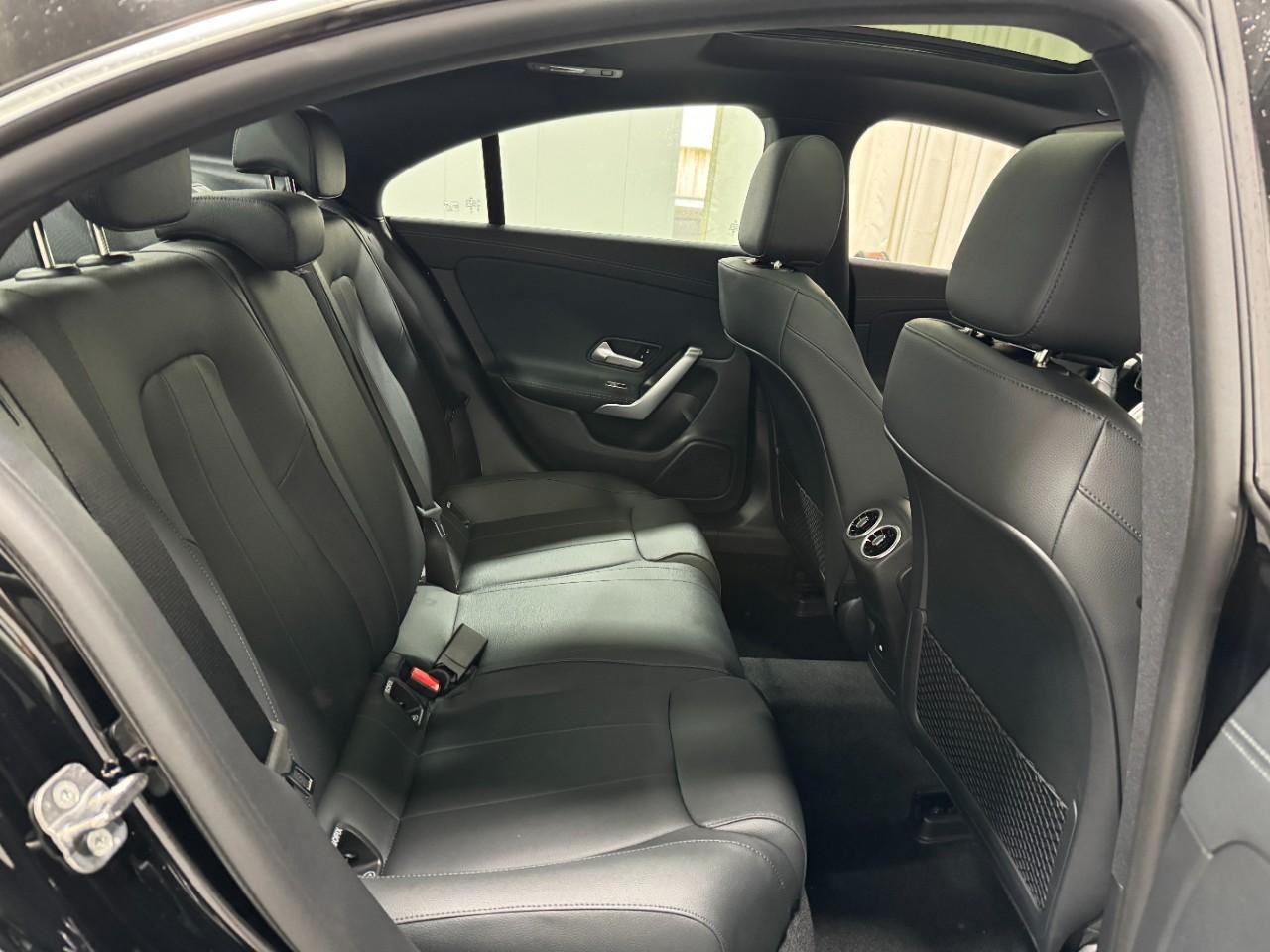 Mercedes-Benz CLA Vehicle Full-screen Gallery Image 10