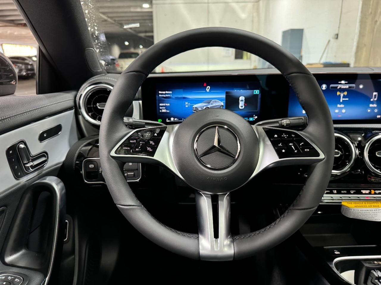 Mercedes-Benz CLA Vehicle Full-screen Gallery Image 13