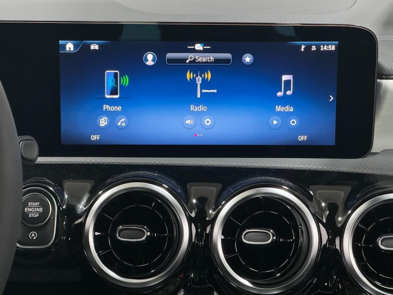 Mercedes-Benz CLA Vehicle Full-screen Gallery Image 14