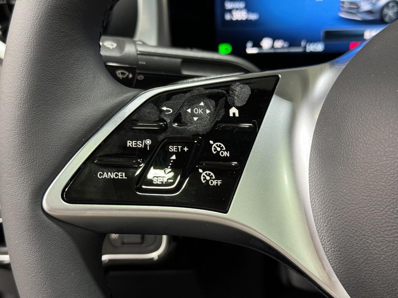 Mercedes-Benz CLA Vehicle Full-screen Gallery Image 32