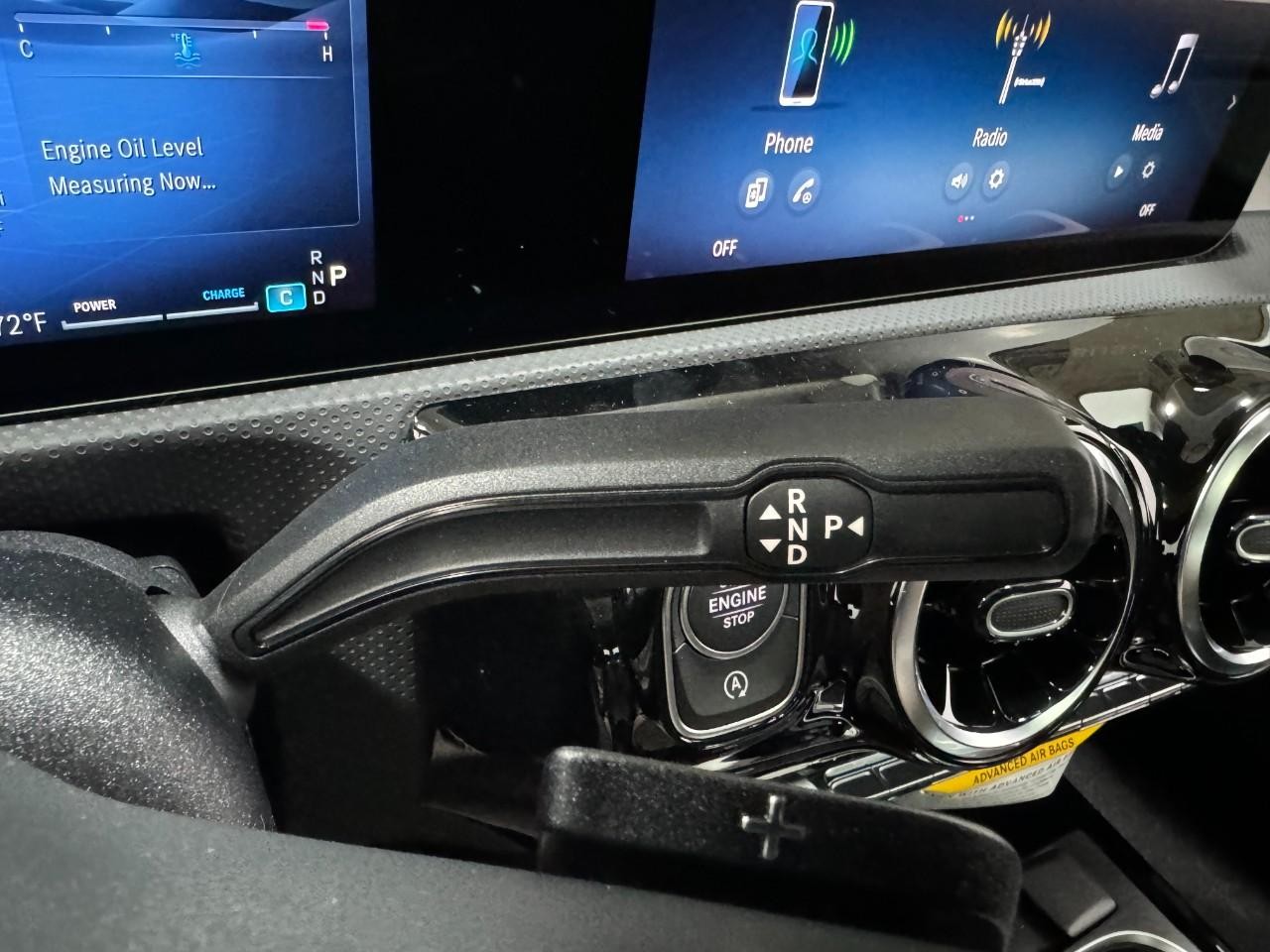 Mercedes-Benz CLA Vehicle Full-screen Gallery Image 35