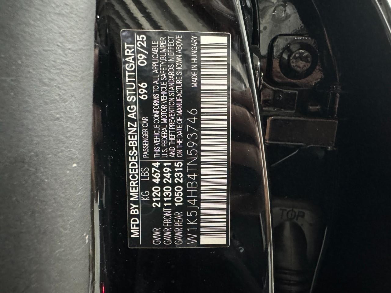 Mercedes-Benz CLA Vehicle Full-screen Gallery Image 37