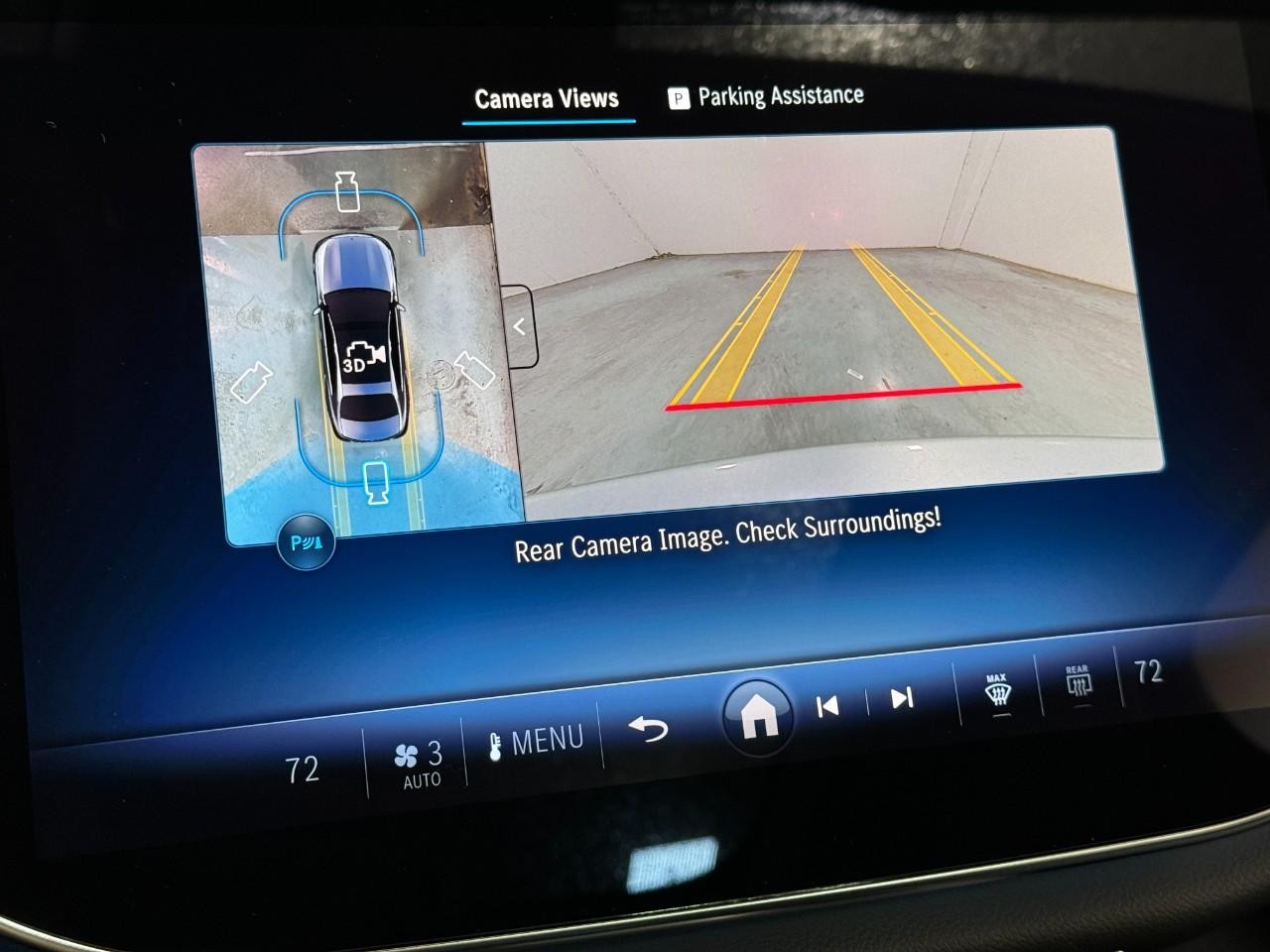 Mercedes-Benz E-Class Vehicle Full-screen Gallery Image 33