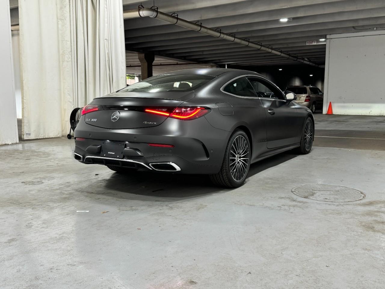 Mercedes-Benz CLE Vehicle Full-screen Gallery Image 4