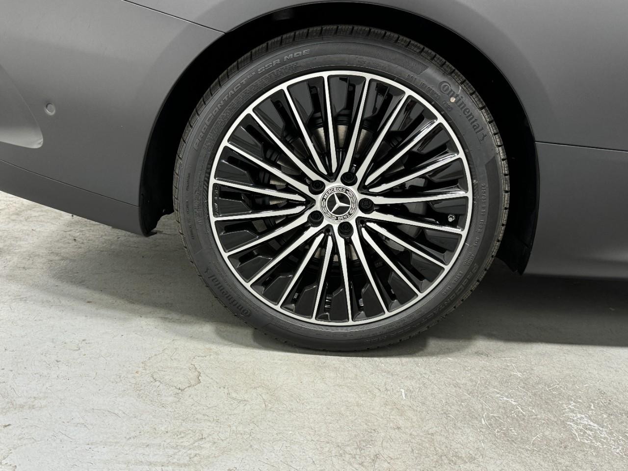 Mercedes-Benz CLE Vehicle Full-screen Gallery Image 5