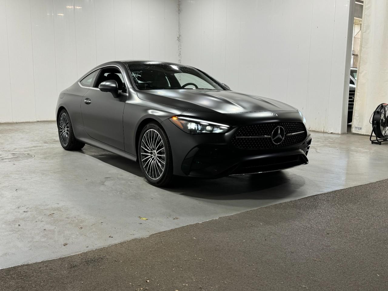 Mercedes-Benz CLE Vehicle Full-screen Gallery Image 6