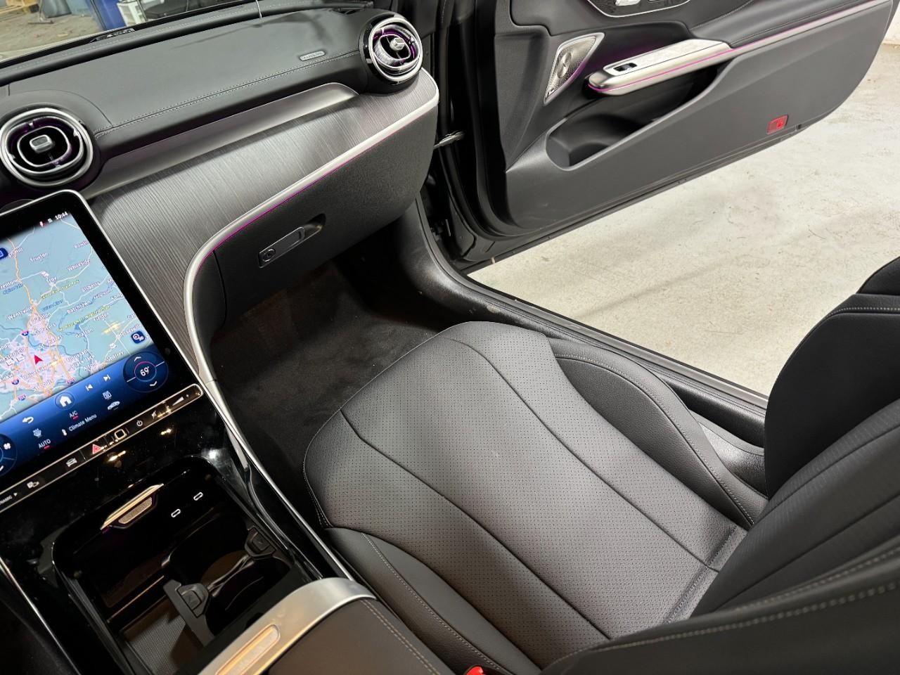 Mercedes-Benz CLE Vehicle Full-screen Gallery Image 15