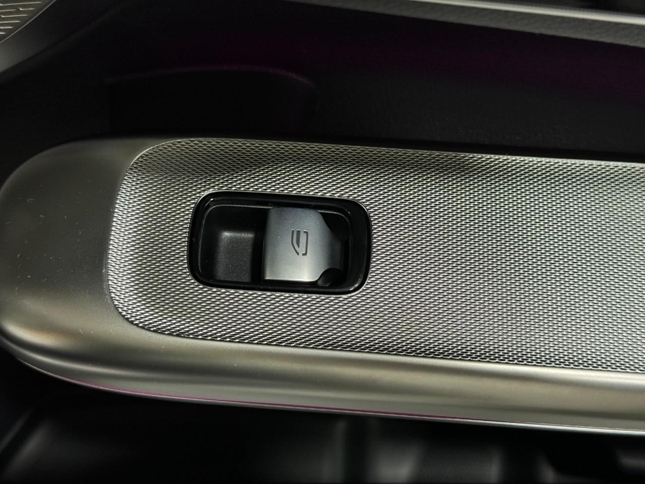 Mercedes-Benz CLE Vehicle Full-screen Gallery Image 21