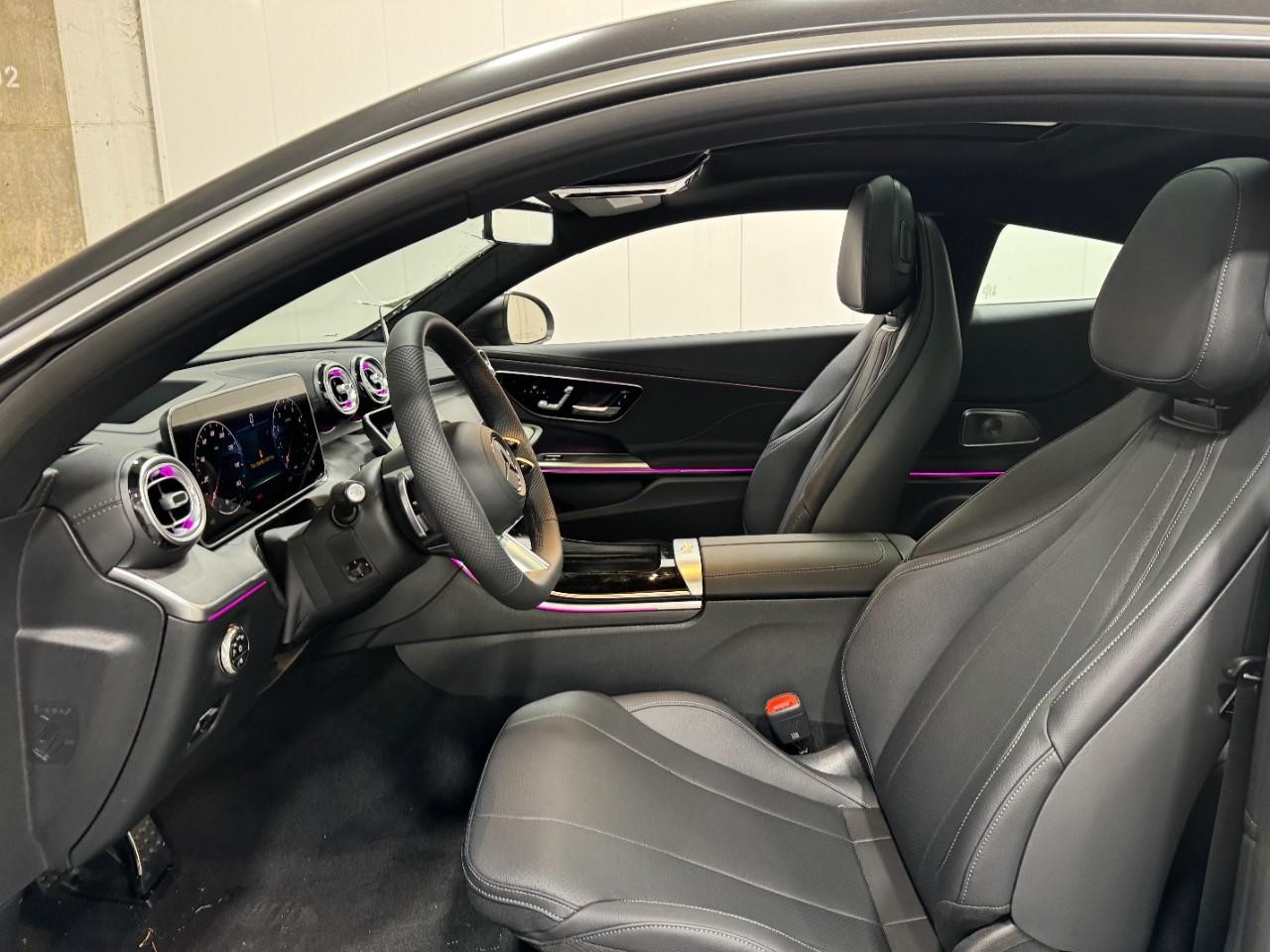 Mercedes-Benz CLE Vehicle Full-screen Gallery Image 27