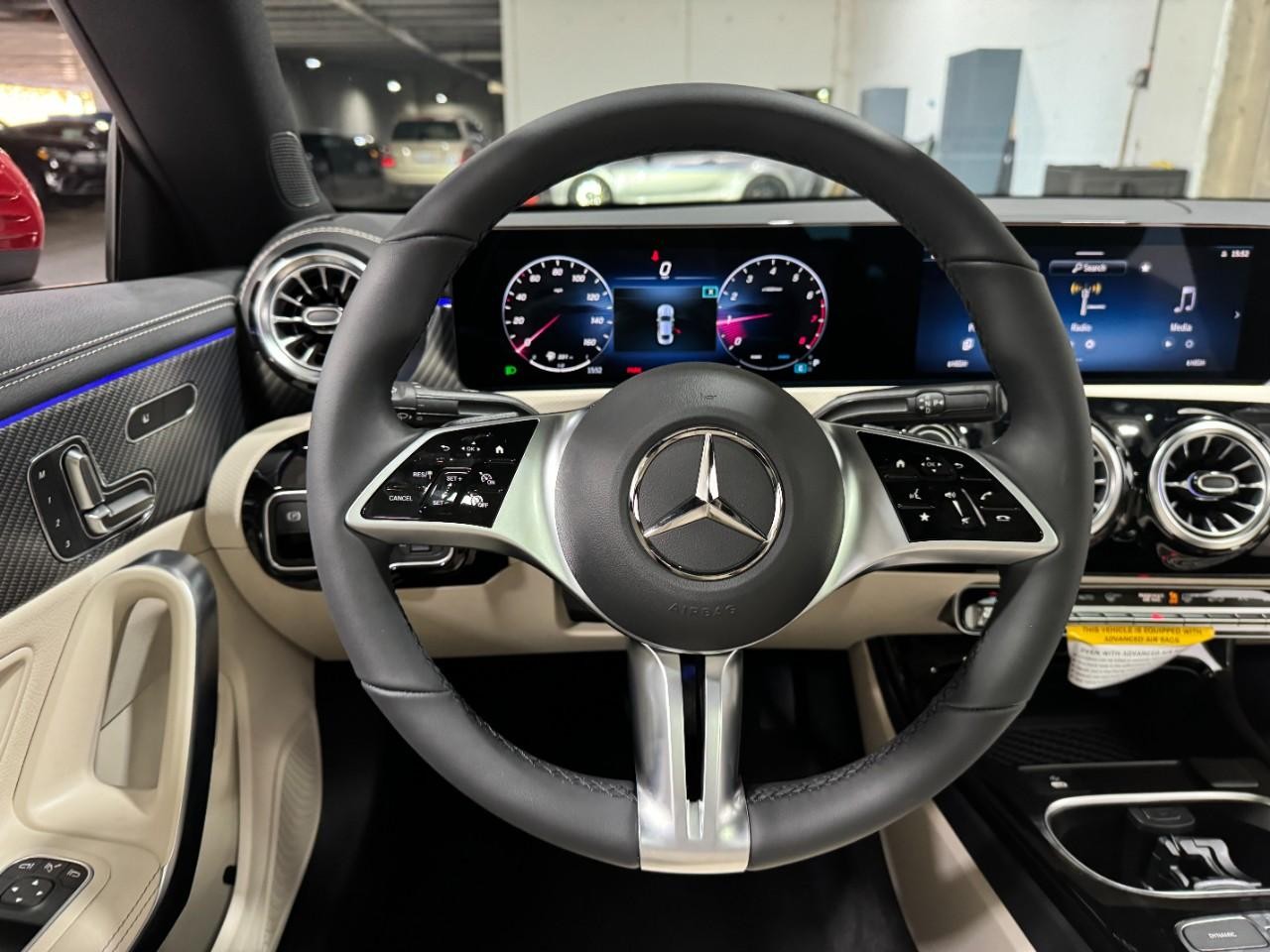 Mercedes-Benz CLA Vehicle Full-screen Gallery Image 13
