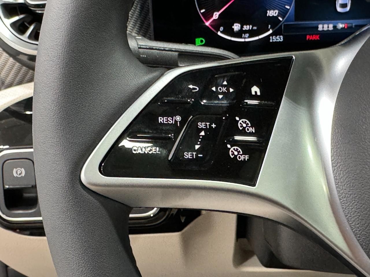 Mercedes-Benz CLA Vehicle Full-screen Gallery Image 31