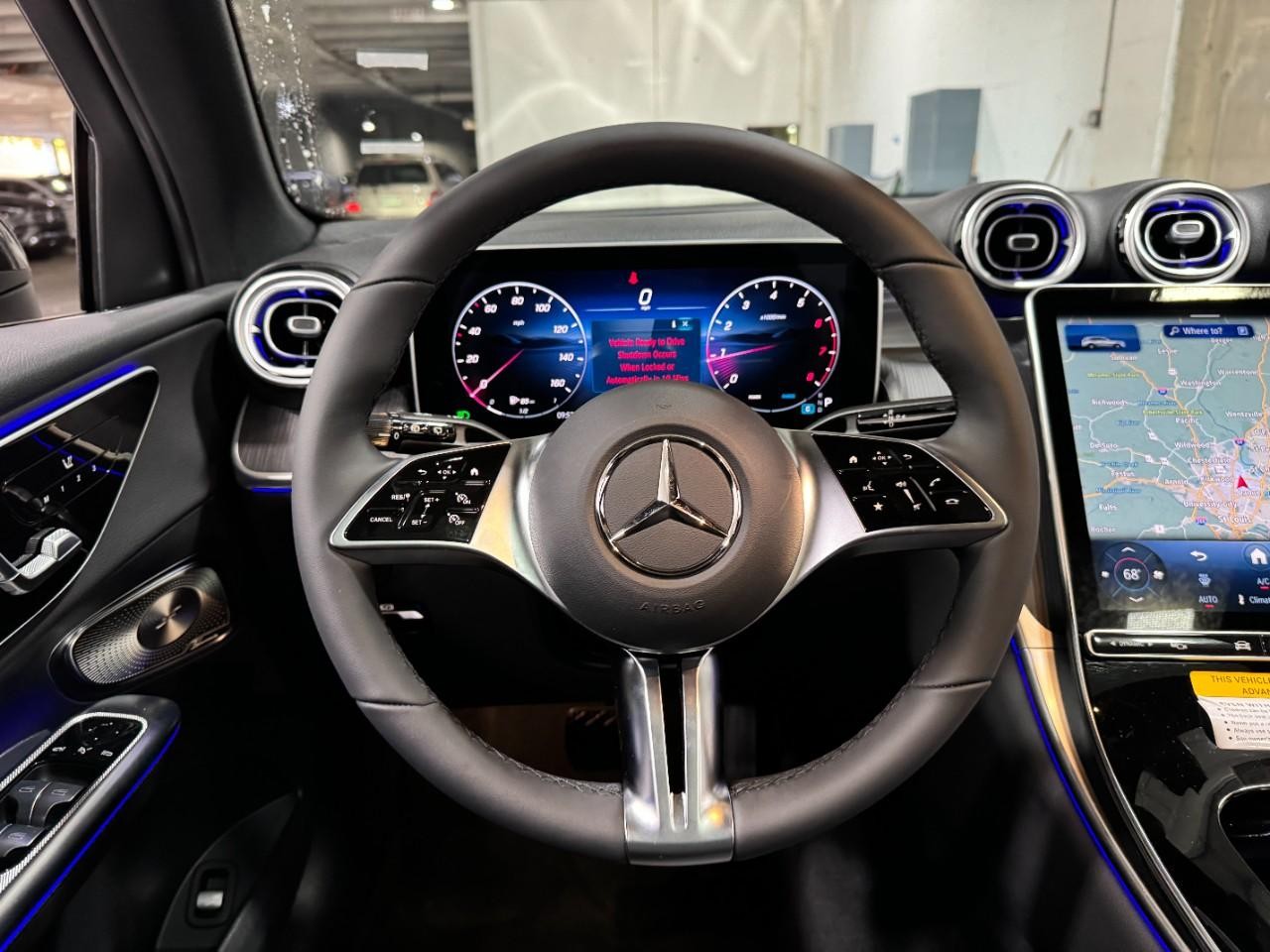 Mercedes-Benz GLC Vehicle Full-screen Gallery Image 13