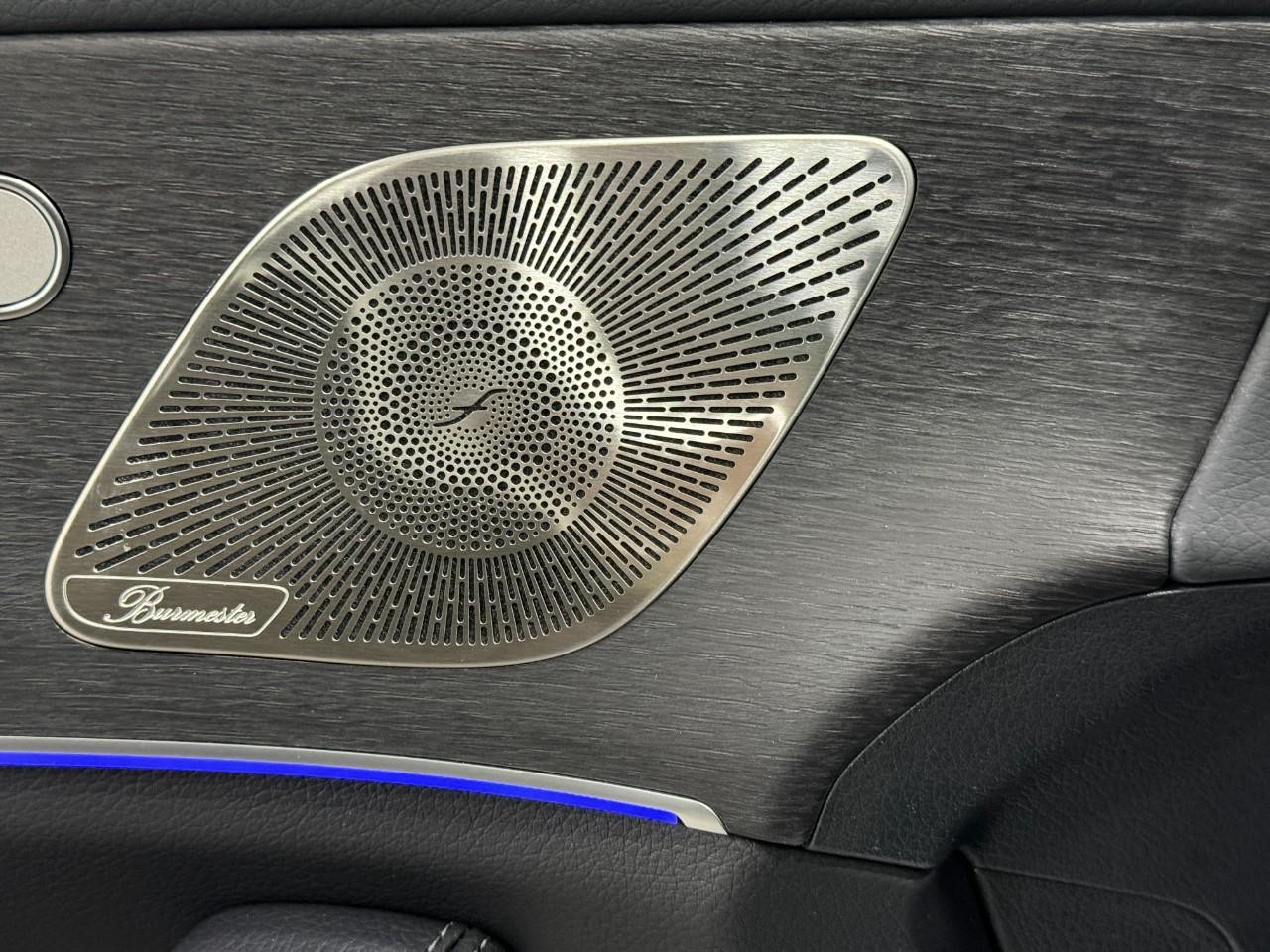 Mercedes-Benz GLE Vehicle Full-screen Gallery Image 25