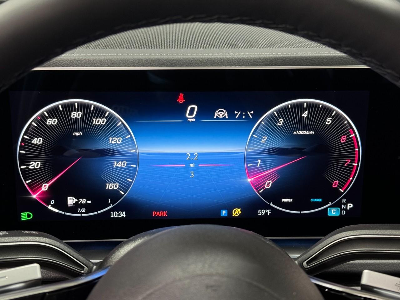 Mercedes-Benz GLE Vehicle Full-screen Gallery Image 36