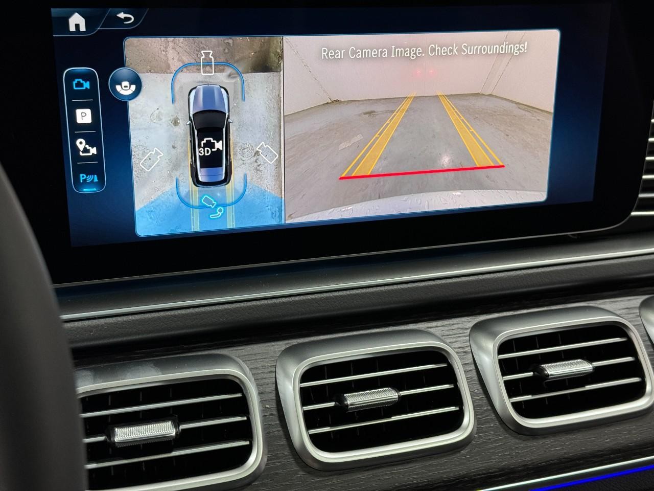 Mercedes-Benz GLE Vehicle Full-screen Gallery Image 38