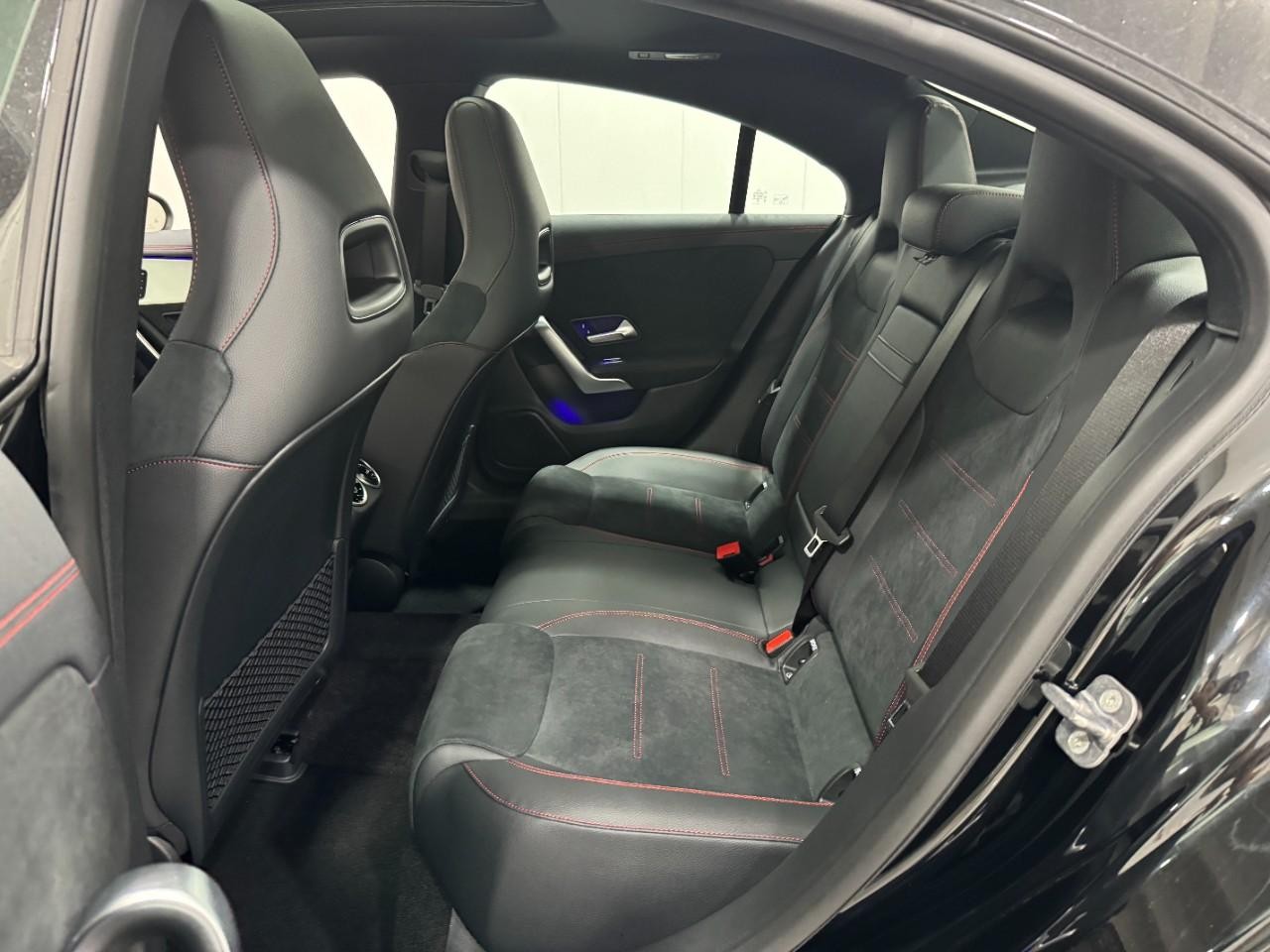 Mercedes-Benz CLA Vehicle Full-screen Gallery Image 8