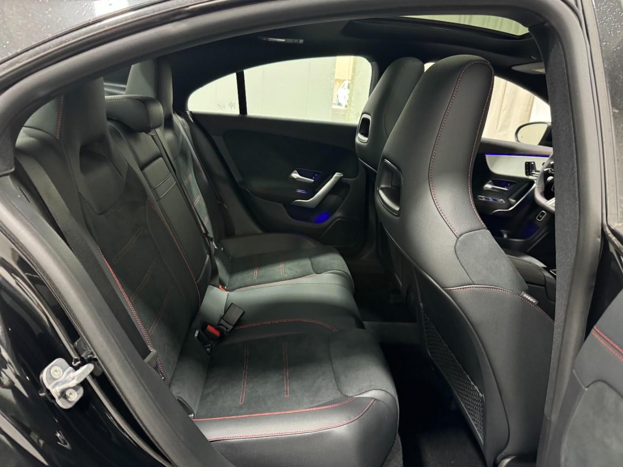 Mercedes-Benz CLA Vehicle Full-screen Gallery Image 10