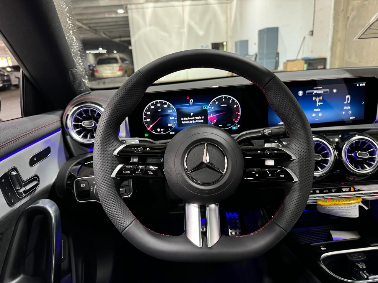 Mercedes-Benz CLA Vehicle Full-screen Gallery Image 13
