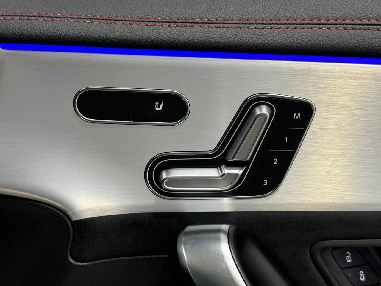 Mercedes-Benz CLA Vehicle Full-screen Gallery Image 21