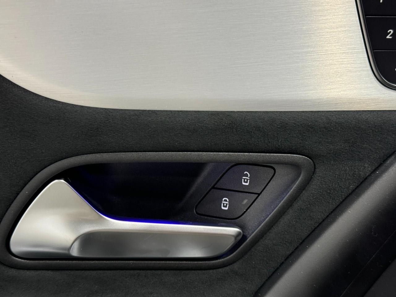 Mercedes-Benz CLA Vehicle Full-screen Gallery Image 25