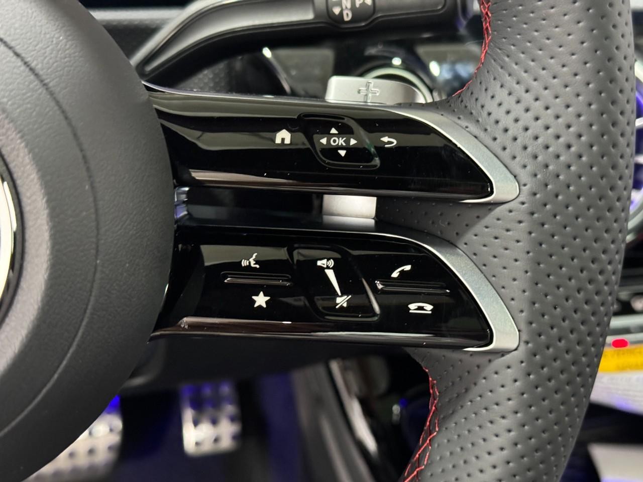 Mercedes-Benz CLA Vehicle Full-screen Gallery Image 33