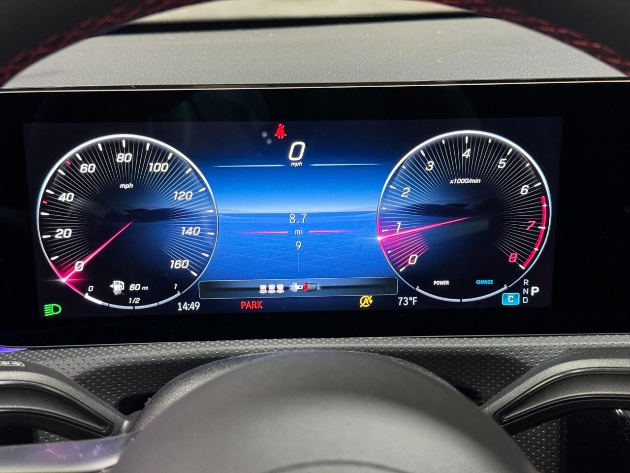 Mercedes-Benz CLA Vehicle Full-screen Gallery Image 34