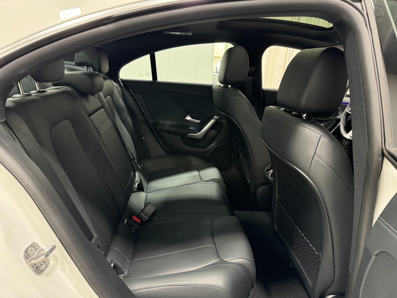 Mercedes-Benz CLA Vehicle Full-screen Gallery Image 10