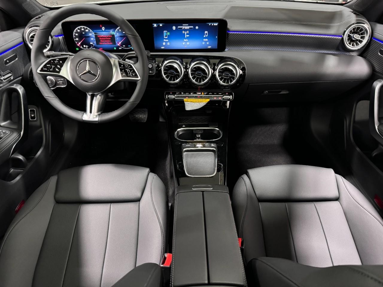 Mercedes-Benz CLA Vehicle Full-screen Gallery Image 12