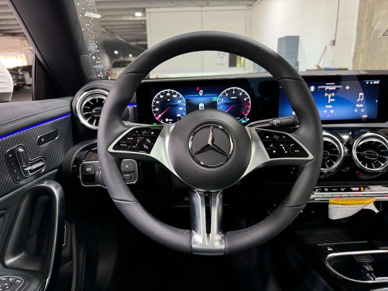 Mercedes-Benz CLA Vehicle Full-screen Gallery Image 13