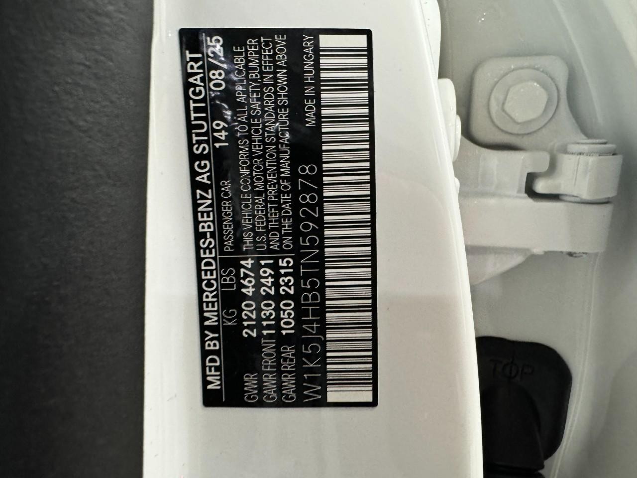 Mercedes-Benz CLA Vehicle Full-screen Gallery Image 37