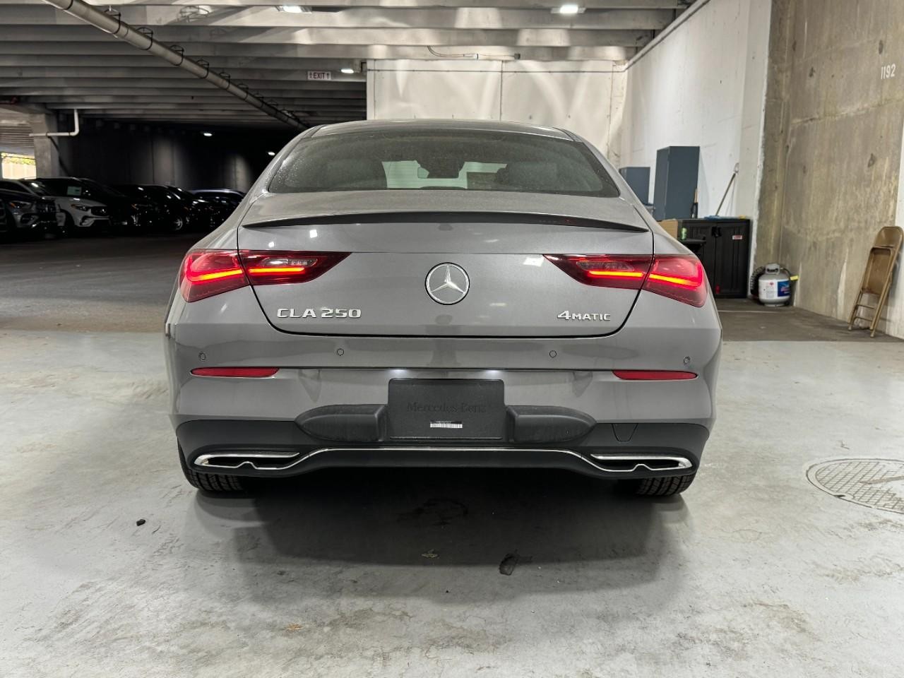 Mercedes-Benz CLA Vehicle Full-screen Gallery Image 9