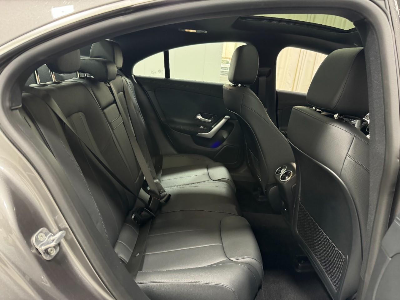 Mercedes-Benz CLA Vehicle Full-screen Gallery Image 10