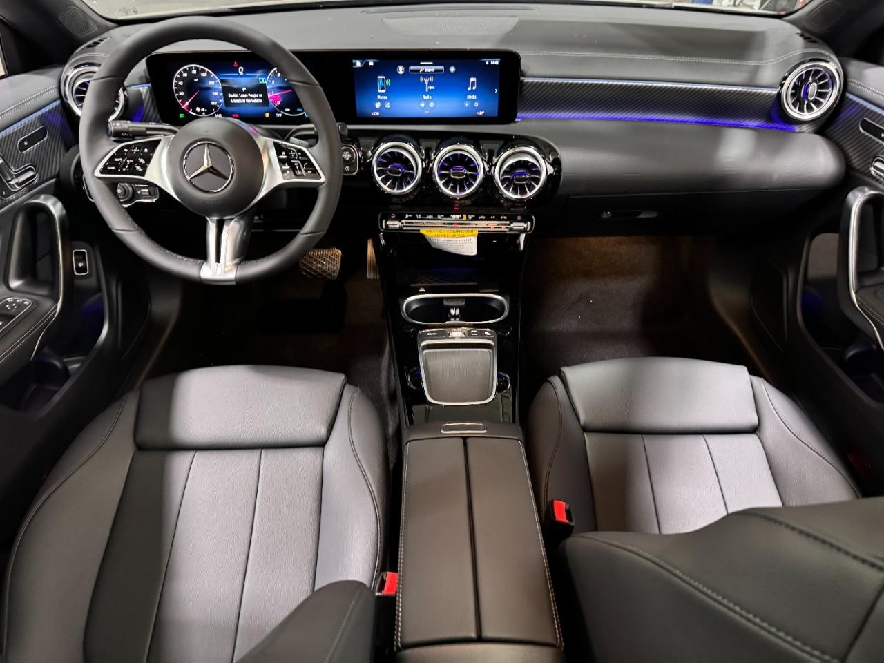 Mercedes-Benz CLA Vehicle Full-screen Gallery Image 12