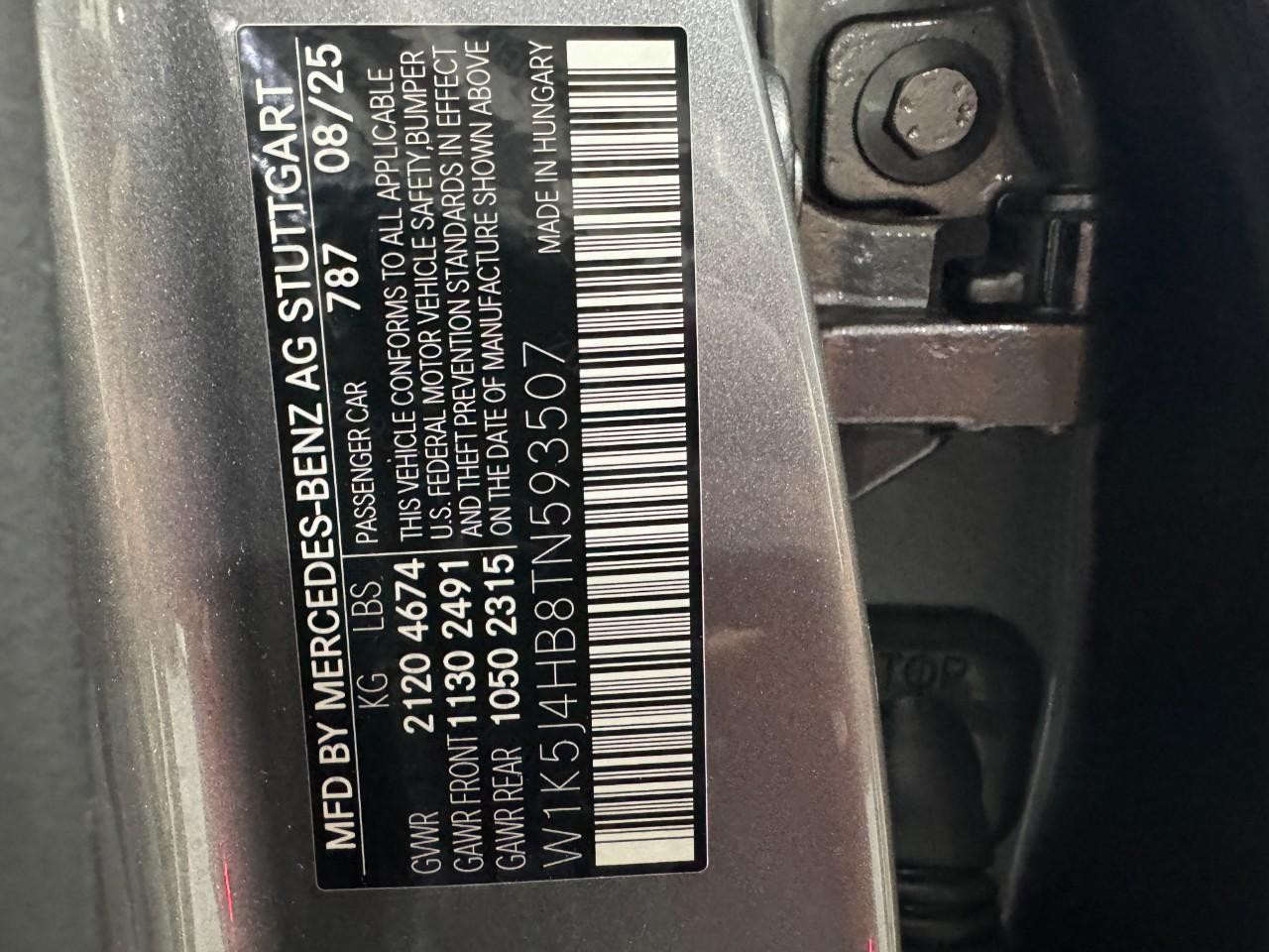 Mercedes-Benz CLA Vehicle Full-screen Gallery Image 36