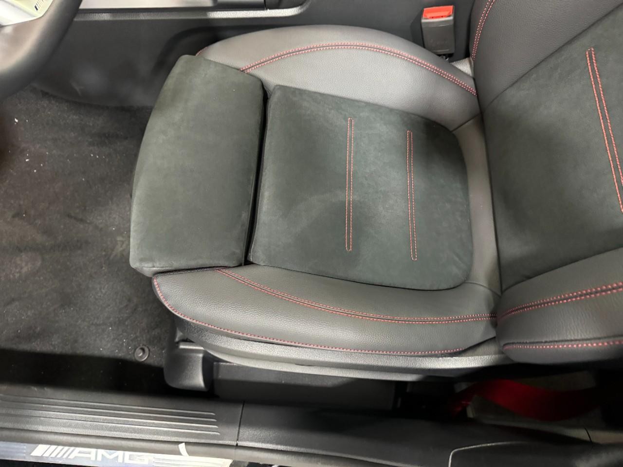 Mercedes-Benz GLB Vehicle Full-screen Gallery Image 29