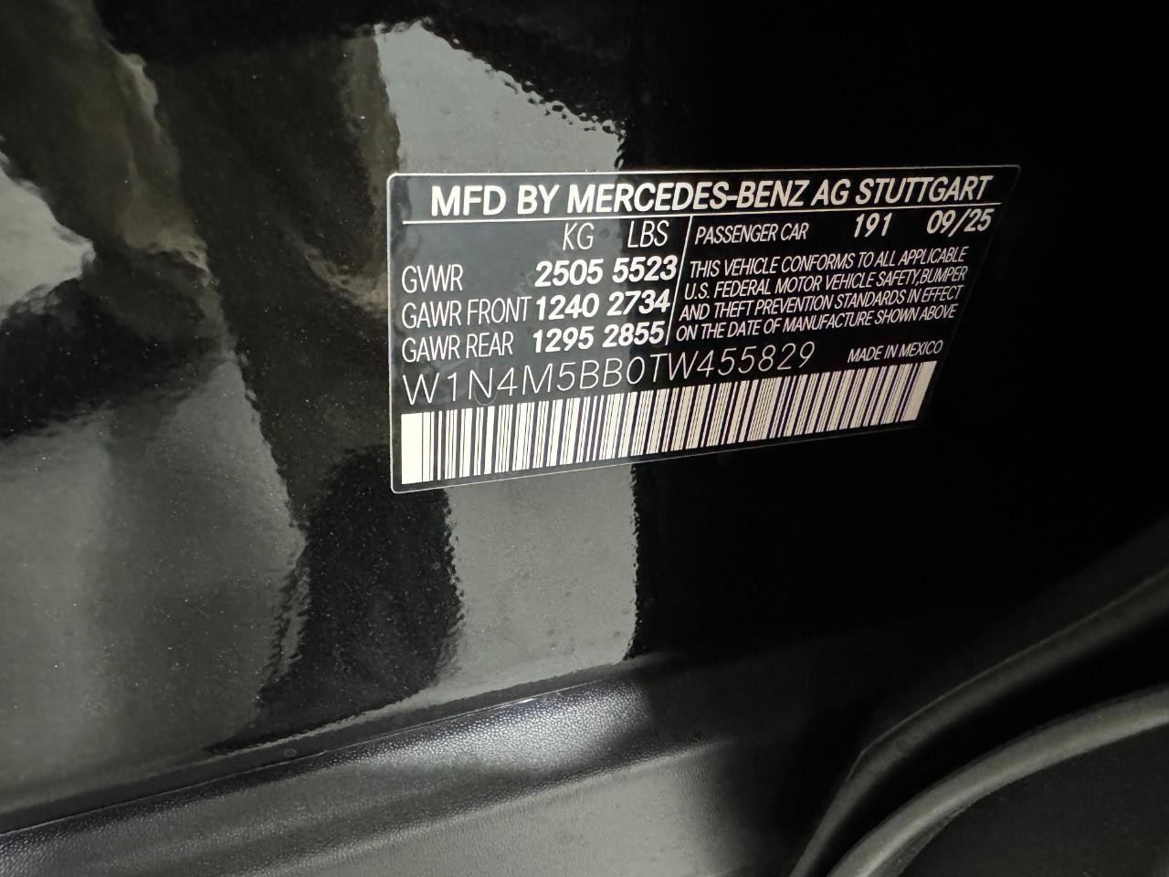 Mercedes-Benz GLB Vehicle Full-screen Gallery Image 37