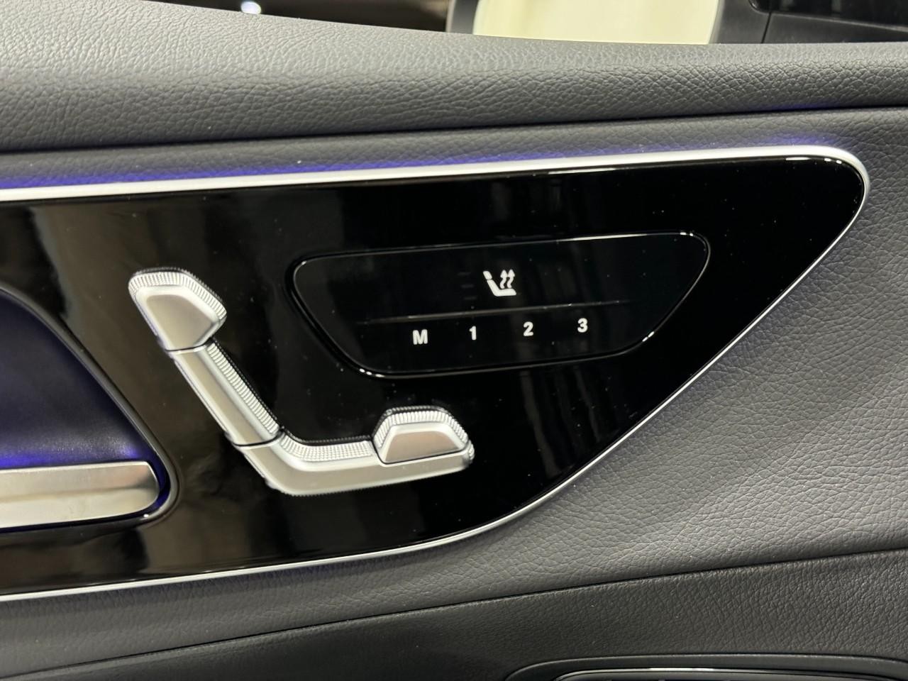 Mercedes-Benz GLC Vehicle Full-screen Gallery Image 23