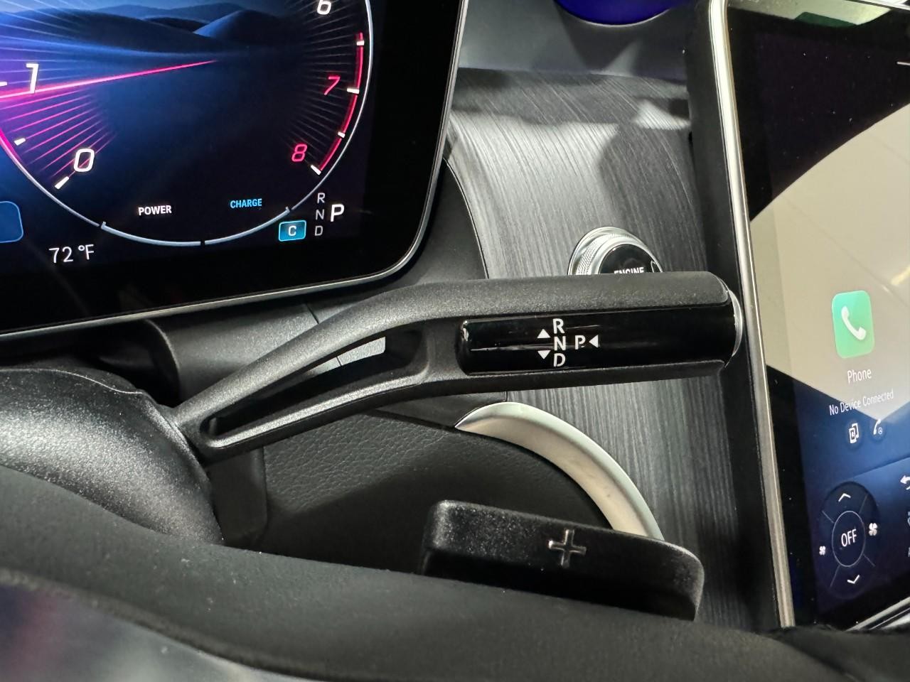 Mercedes-Benz GLC Vehicle Full-screen Gallery Image 34